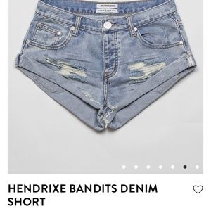 Meet your Posher, Kenzie